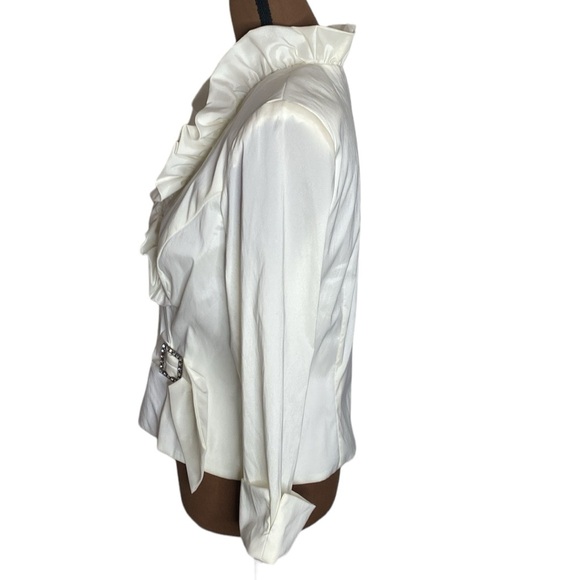XSCAPE ivory ruffled special occasion top with rhinestone button buckle size 12 - Picture 5 of 15